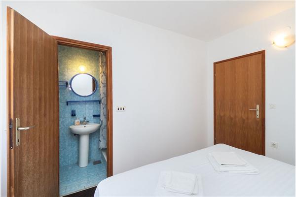 Apartment A1, for 5 persons