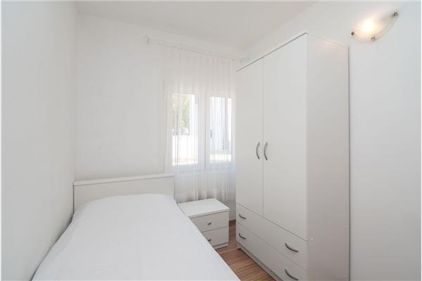 Apartment A1, for 5 persons