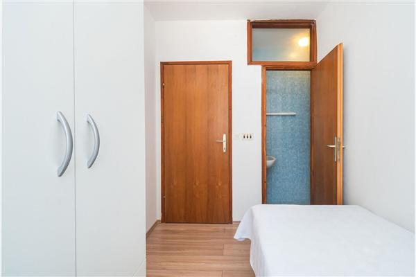 Apartment A1, for 5 persons