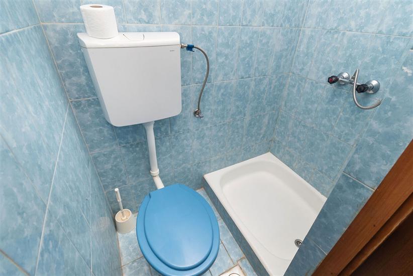 Apartment A1, for 5 persons