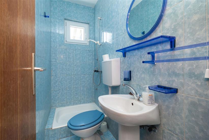 Apartment A1, for 5 persons