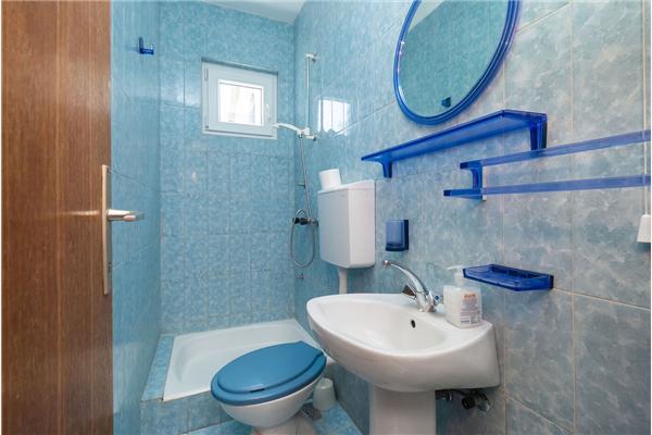 Apartment A1, for 5 persons