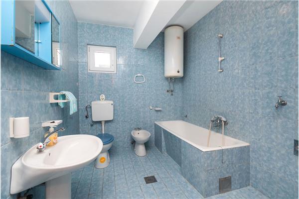 Apartment A1, for 5 persons