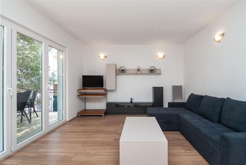 Apartment A1, for 5 persons