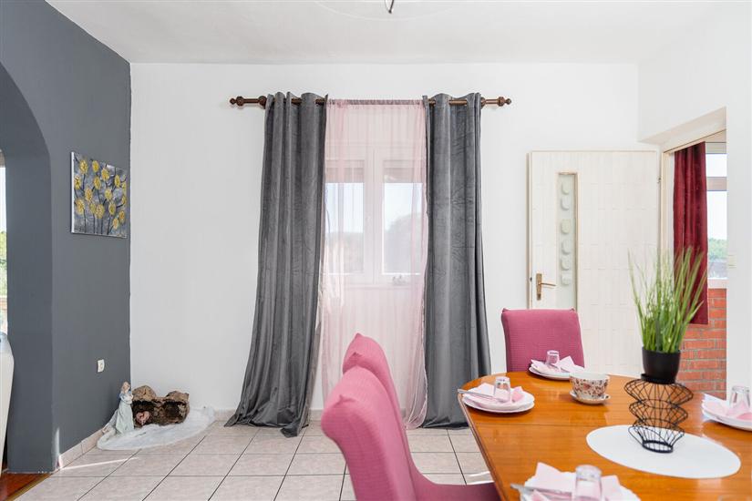 Apartment A1, for 6 persons