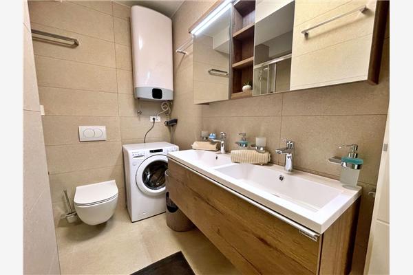 Apartman A2, za 6 osoba/e