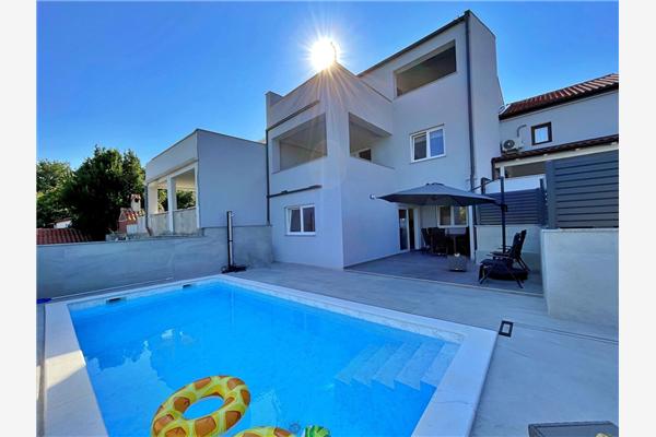 Apartment A1, for 6 persons