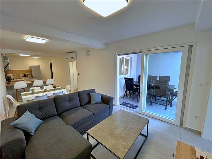 Apartment A1, for 6 persons