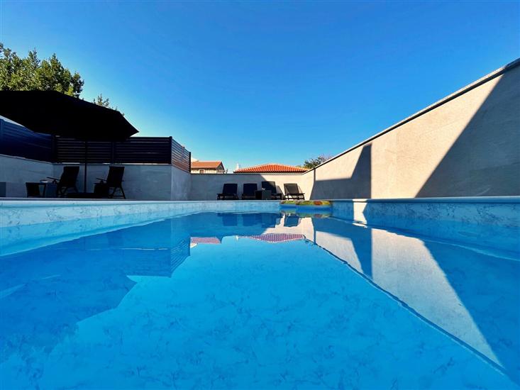 Apartment A1, for 6 persons