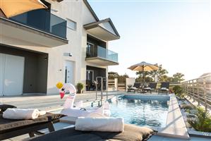 Apartment - Splitska - island Brac