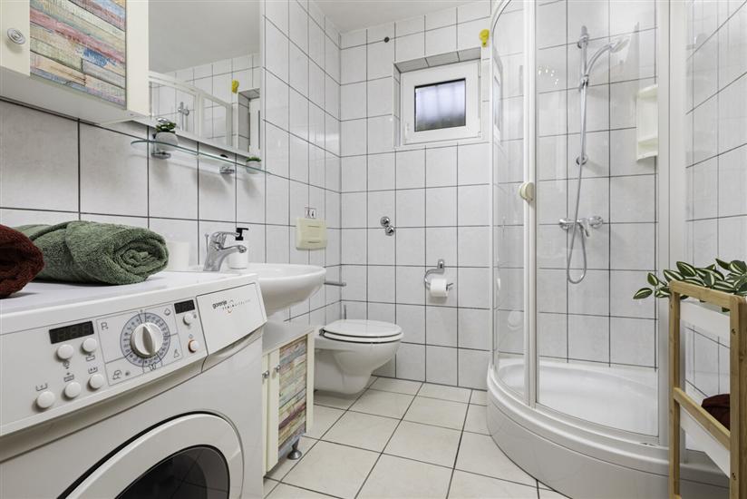 Room S1, for 2 persons