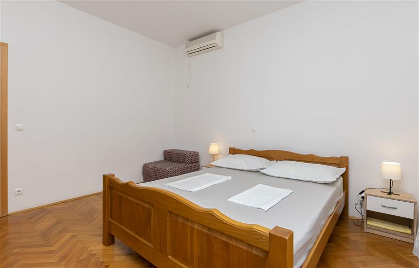 Apartment A1, for 8 persons