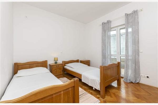 Apartment A1, for 8 persons