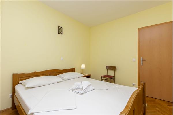 Apartment A1, for 8 persons