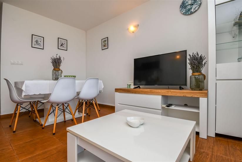 Apartment A2, for 5 persons