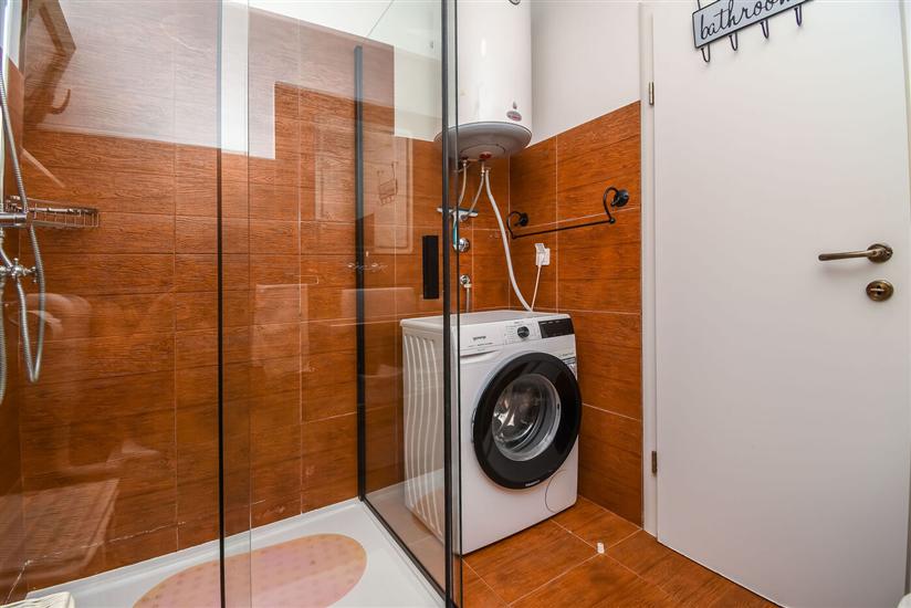 Apartment A2, for 5 persons