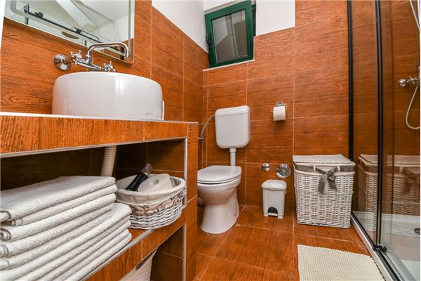 Apartment A2, for 5 persons