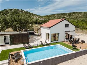 Villa The Rock Vodice, Avlägsen stuga, Storlek 100,00 m2, Privat boende med pool