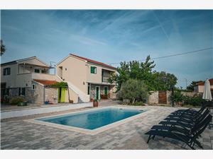 Rooms Agro B&B Linda Pirovac, Size 55.00 m2, Accommodation with pool