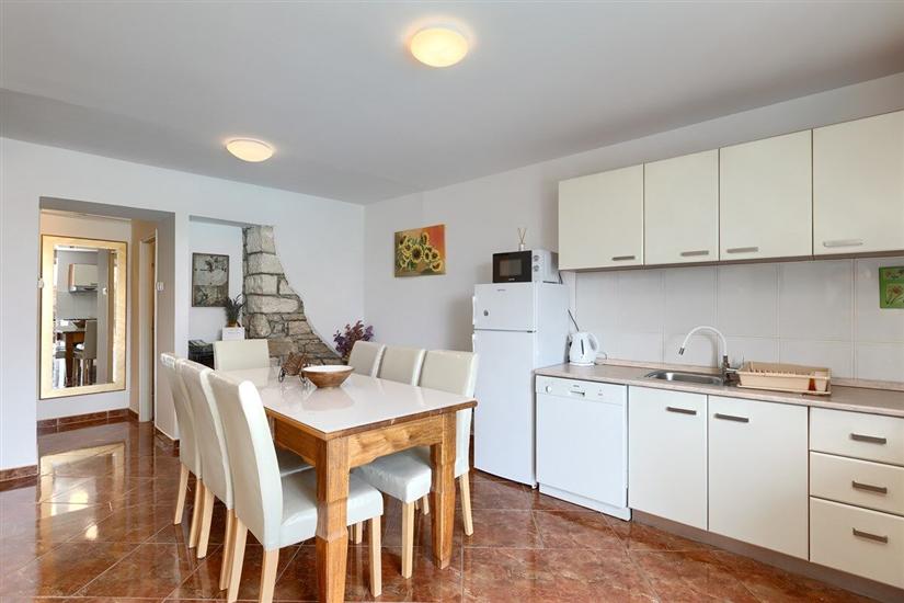 House K1, for 10 persons