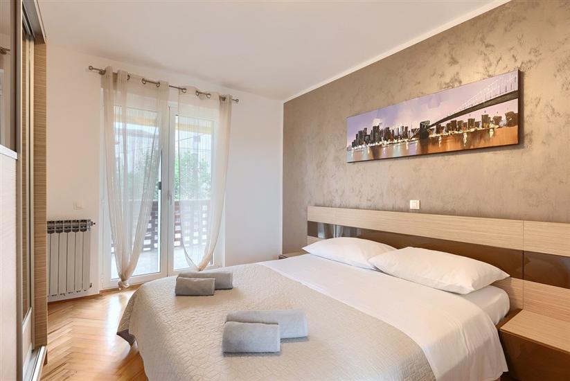 House K1, for 10 persons