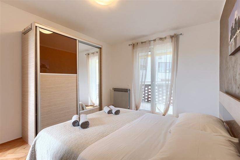 House K1, for 10 persons