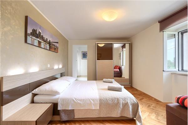 House K1, for 10 persons