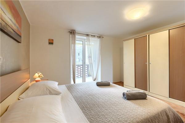 House K1, for 10 persons