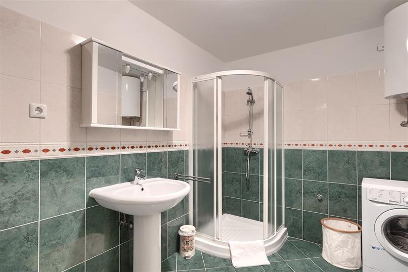 House K1, for 10 persons