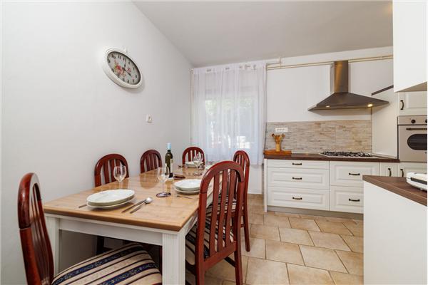 Apartment A4, for 6 persons