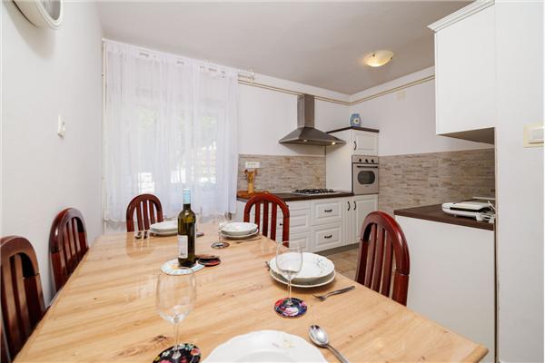 Apartment A4, for 6 persons