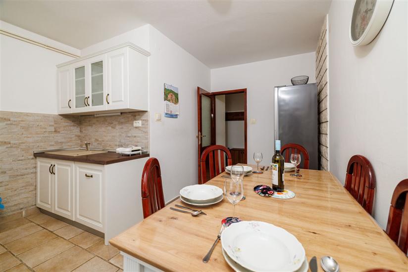 Apartment A4, for 6 persons