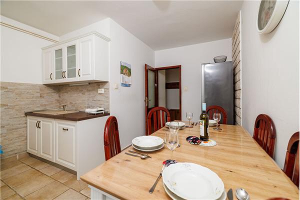 Apartment A4, for 6 persons