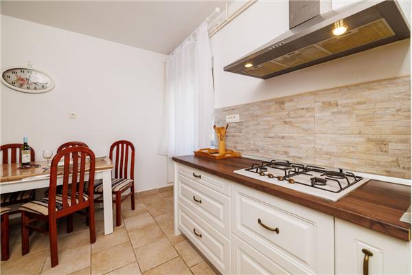 Apartment A4, for 6 persons