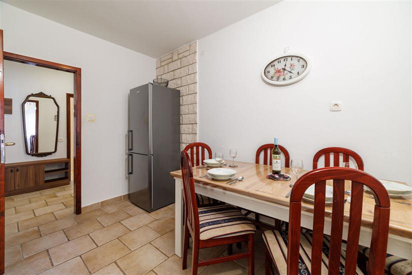 Apartment A4, for 6 persons