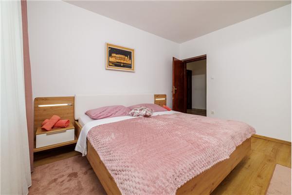 Apartment A4, for 6 persons