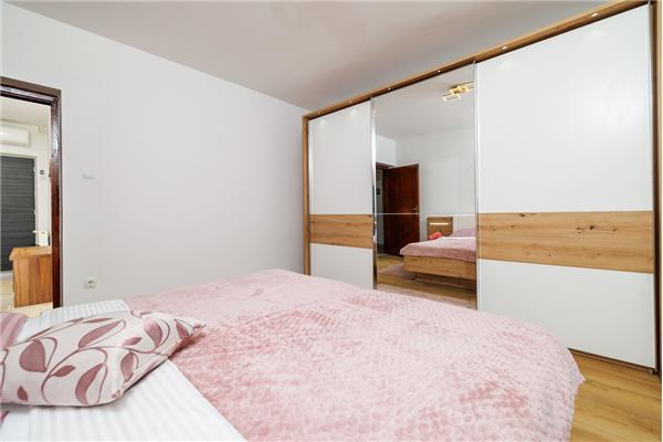 Apartment A4, for 6 persons