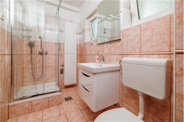 Apartment A4, for 6 persons