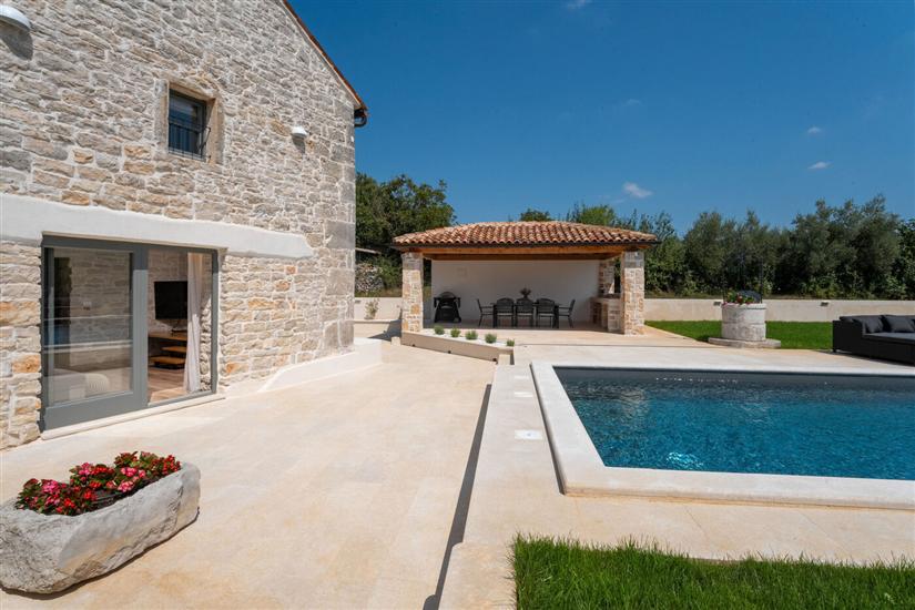 Villa Treori s bazenom