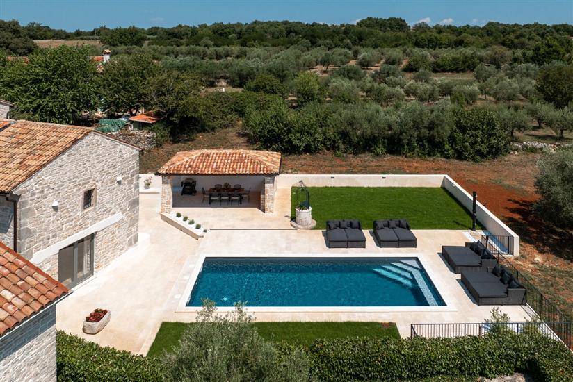 Villa Treori s bazenom