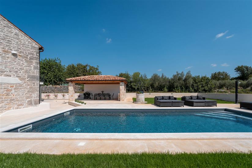 Villa Treori s bazenom