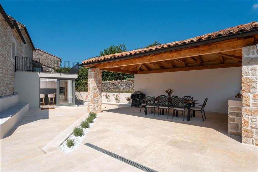 Villa Treori s bazenom