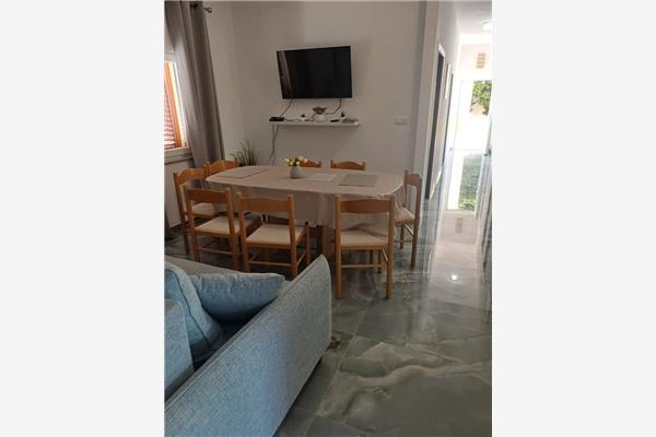Apartment A1, for 8 persons