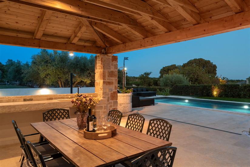 Villa Treori s bazenom