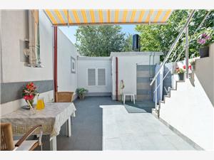 Apartment Tom Starigrad Paklenica, Size 25.00 m2, Airline distance to the sea 200 m, Airline distance to town centre 200 m
