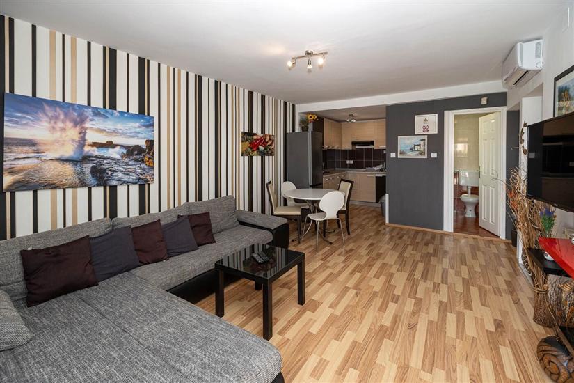 Apartment A3, for 6 persons