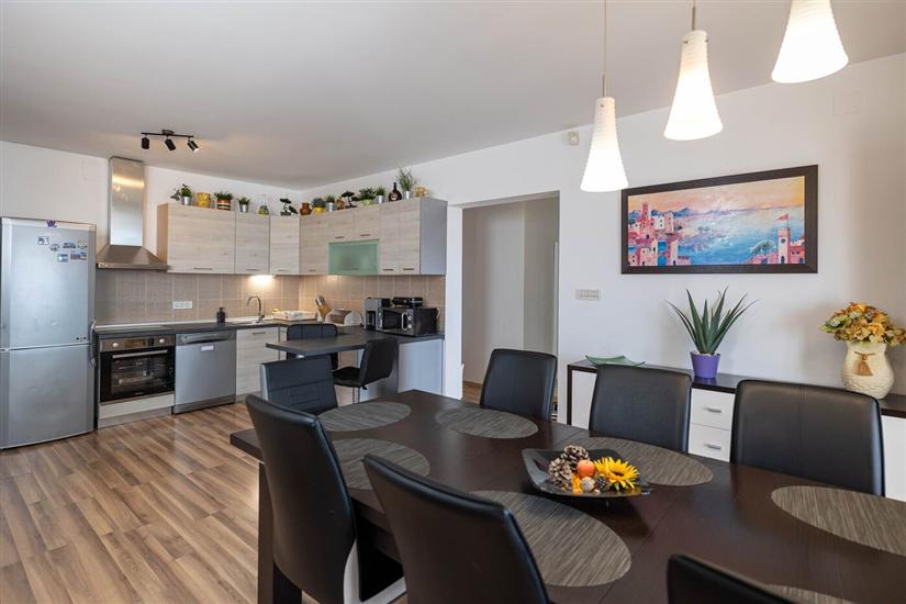 Apartment A7, for 6 persons