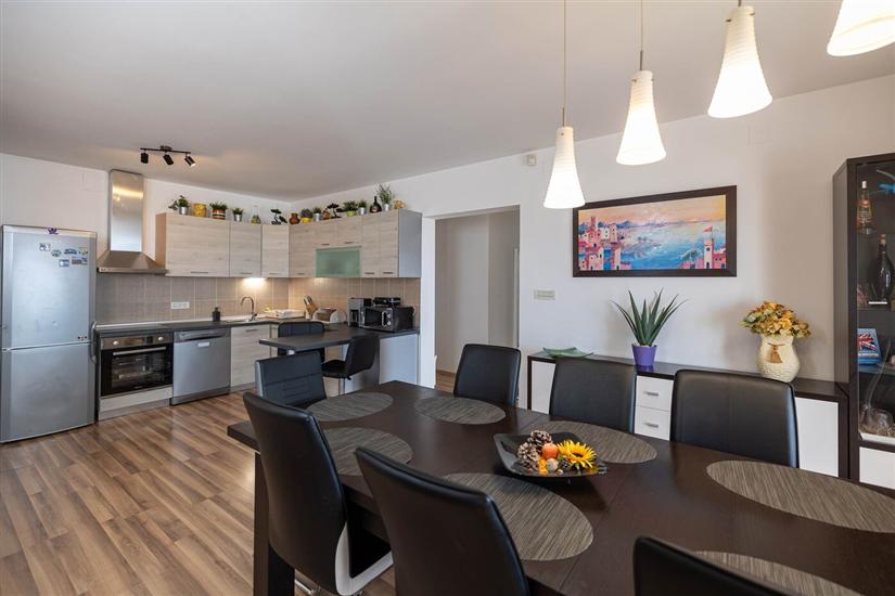 Apartment A7, for 6 persons