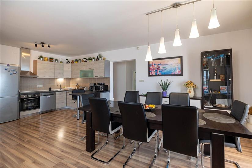 Apartment A7, for 6 persons