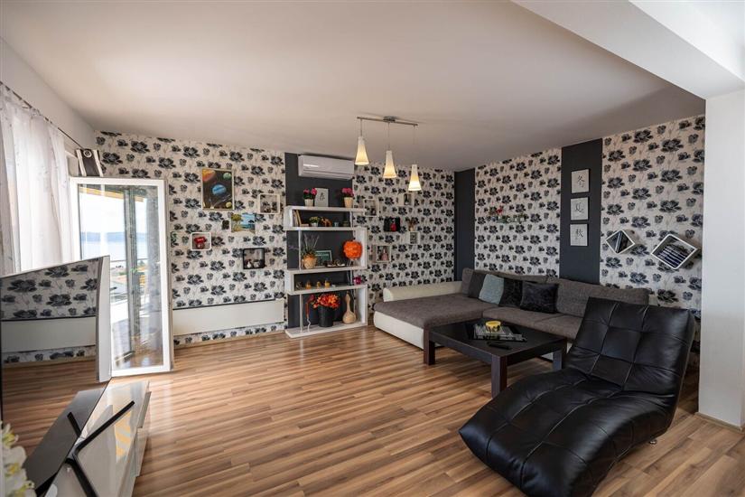 Apartment A7, for 6 persons